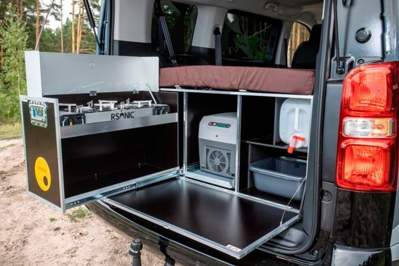 
            Peugeot привезла в Россию Traveller для дальних путешествий
        