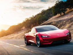 Tesla отложила выпуск самого быстрого электрического спорткара