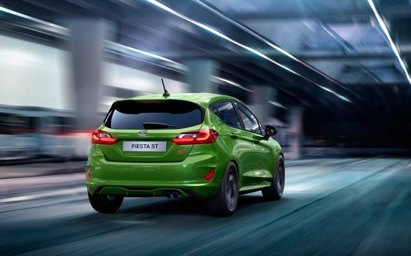 
            Ford представил обновленный хэтчбек Fiesta
        