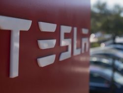 Tesla запатентовала лазерные «дворники»