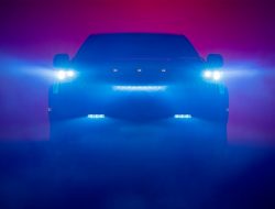 Toyota анонсировала премьеру нового пикапа на платформе Land Cruiser 300