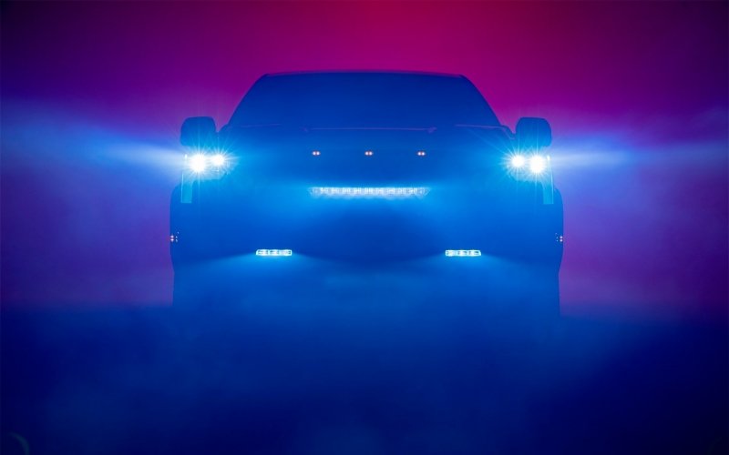 
            Toyota анонсировала премьеру нового пикапа на платформе Land Cruiser 300
        