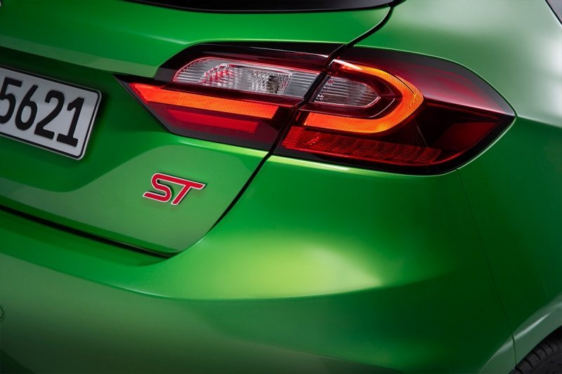 
            Ford представил обновленный хэтчбек Fiesta
        