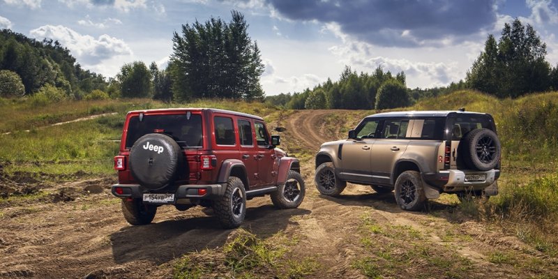 
            Бадди-муви. Тест-драйв Defender и Jeep Wrangler на танковом полигоне
        