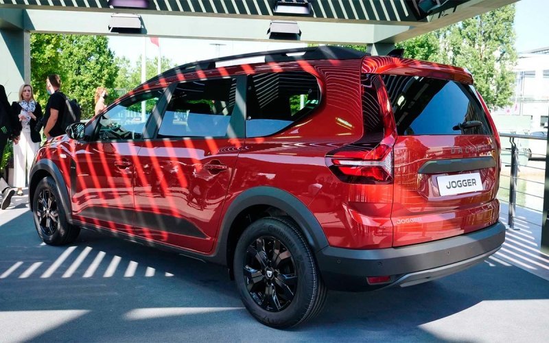 
            От дешевого VW до нового «Гелика»: 10 главных новинок Мюнхена
        