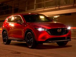 Mazda представила обновленный кроссовер CX-5