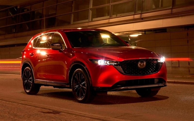 
            Mazda представила обновленный кроссовер CX-5
        