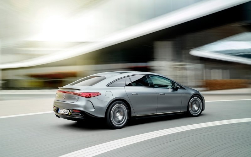 
            Флагманский электрокар Mercedes получил 761-сильную версию
        