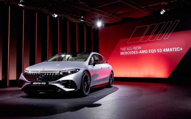 
            Флагманский электрокар Mercedes получил 761-сильную версию
        