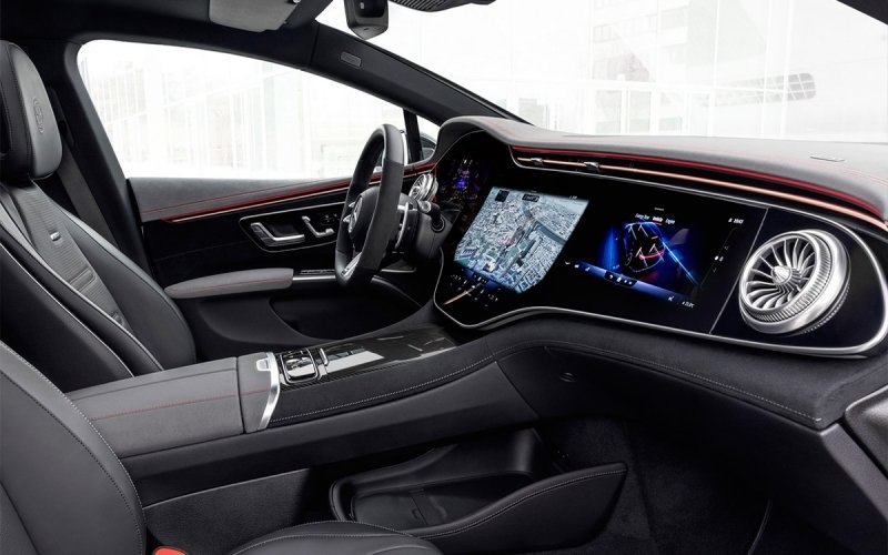 
            Флагманский электрокар Mercedes получил 761-сильную версию
        