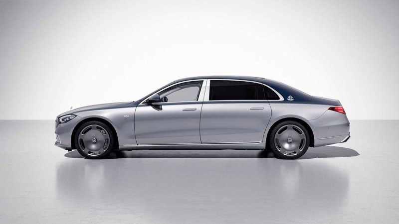 
            Maybach отметил 100-летие выпуском роскошного S-Class в мотором V12
        