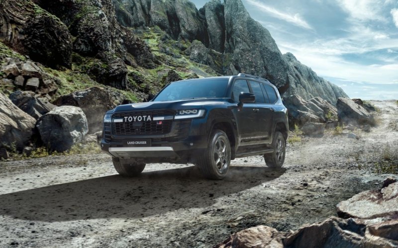 
            Toyota привезла в Россию спортивный Land Cruiser 300 за ₽7,6 млн
        