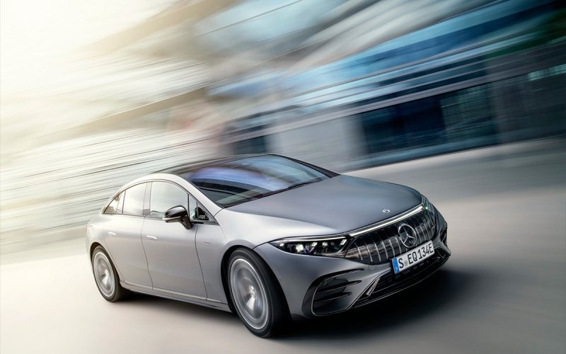 
            Флагманский электрокар Mercedes получил 761-сильную версию
        