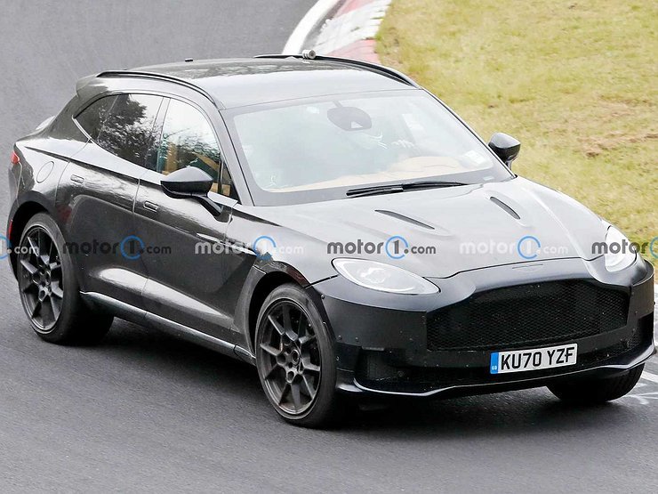 Aston Martin выкатил на тесты новую версию кроссовера DBX