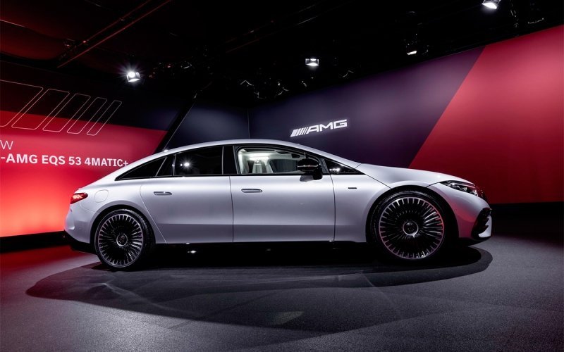 
            Флагманский электрокар Mercedes получил 761-сильную версию
        