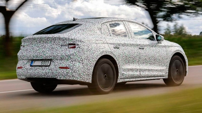 
            Skoda анонсировала премьеру нового купеобразного кроссовера
        