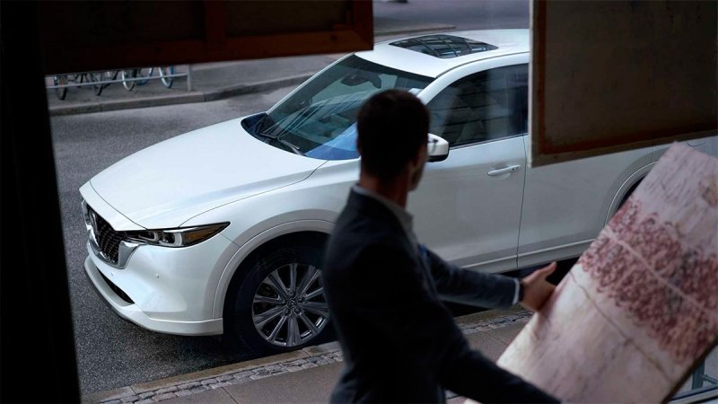 
            Mazda представила обновленный кроссовер CX-5
        