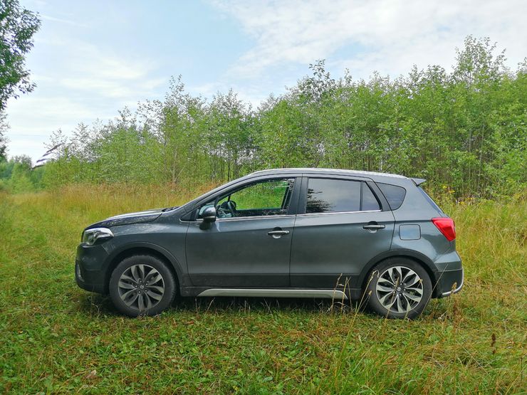 «Бюджетник» мечты с японским ценником: тест-драйв Suzuкi SX4