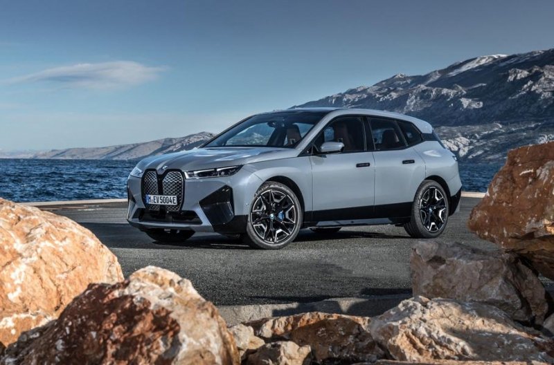 BMW iX первым из электрокаров получил «алмазные» динамики