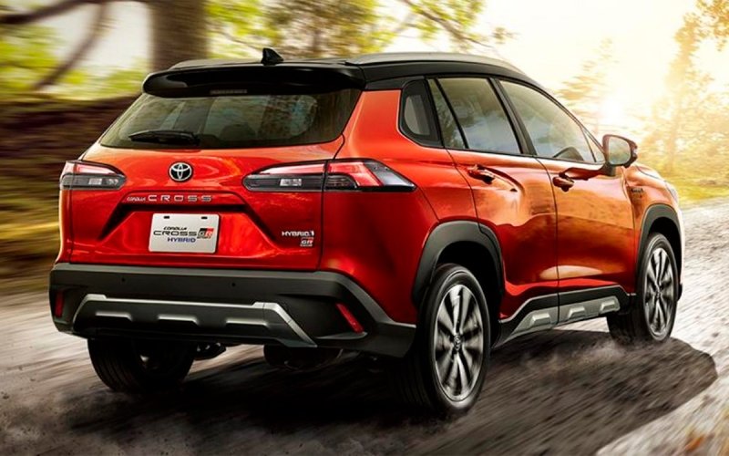 
            У кроссовера Toyota Corolla Cross появилась спортивная версия
        