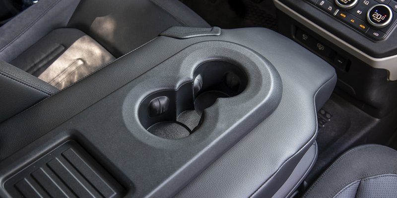 
            Бадди-муви. Тест-драйв Defender и Jeep Wrangler на танковом полигоне
        