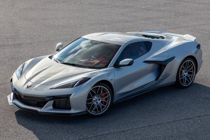 Для Chevrolet Corvette готовят новую версию: первая фотография