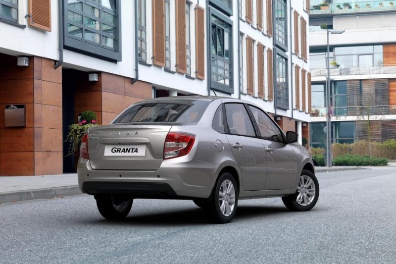 Доступные версии Lada Granta стали безопаснее