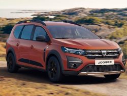 Dacia представила семиместный кроссвэн Jogger