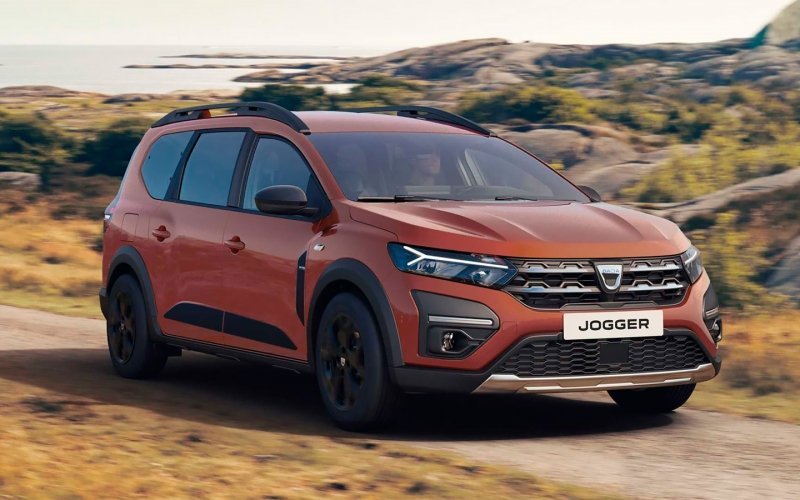 
            Dacia представила семиместный кроссвэн Jogger
        