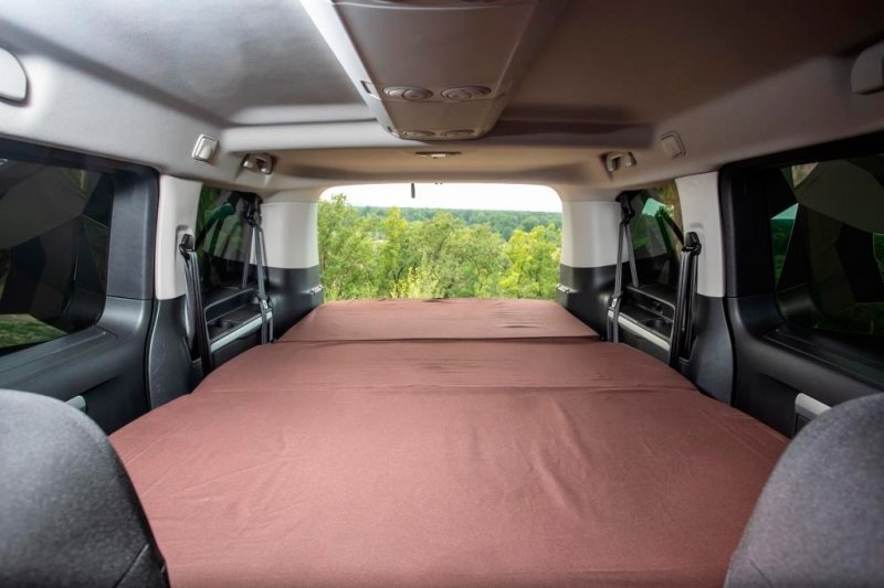 
            Peugeot привезла в Россию Traveller для дальних путешествий
        