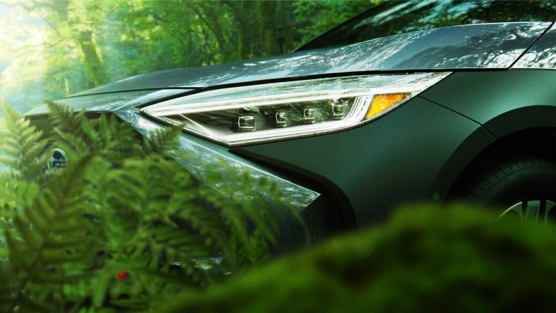 
            Subaru рассекретила дизайн нового кроссовера
        