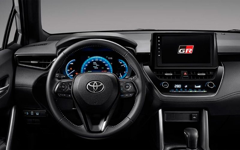 
            У кроссовера Toyota Corolla Cross появилась спортивная версия
        