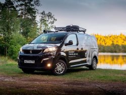 Peugeot привезла в Россию Traveller для дальних путешествий
