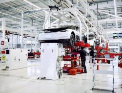 Илон Маск намекнул на появление нового завода Tesla. Но не в подмосковном Королеве