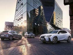 Lexus UX получил обновленный дизайн и не только