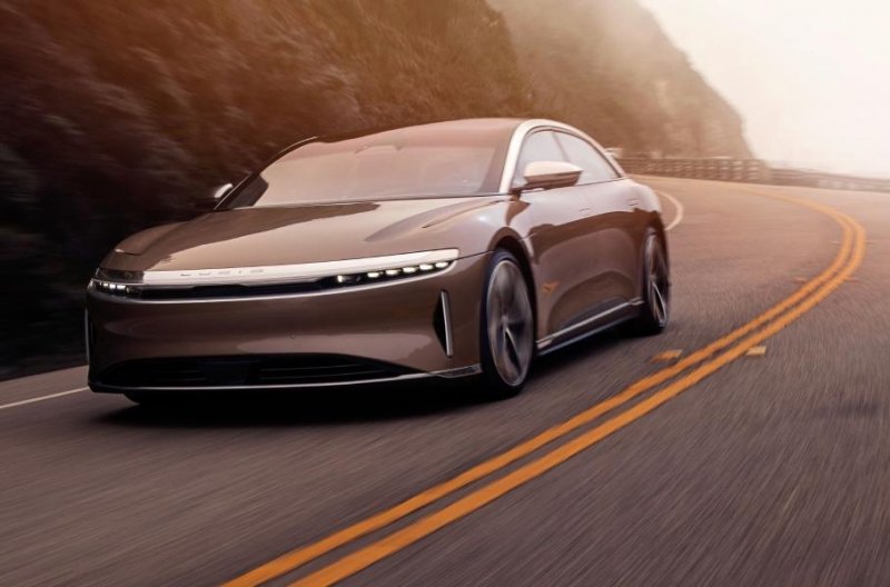 Lucid Air официально стал самым дальнобойным электромобилем