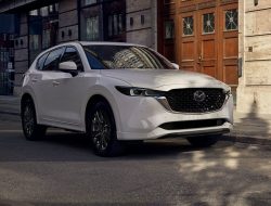 Mazda CX-5 обновилась, а CX-30 ушла из России, но временно