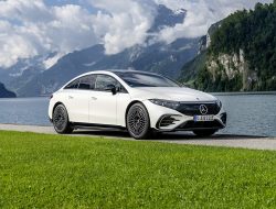Mercedes-Benz предложит россиянам две абсолютно новых модели