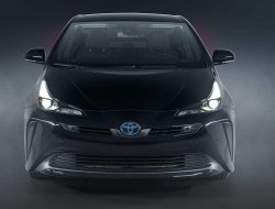 Новая Toyota Prius получит очень крутой мотор