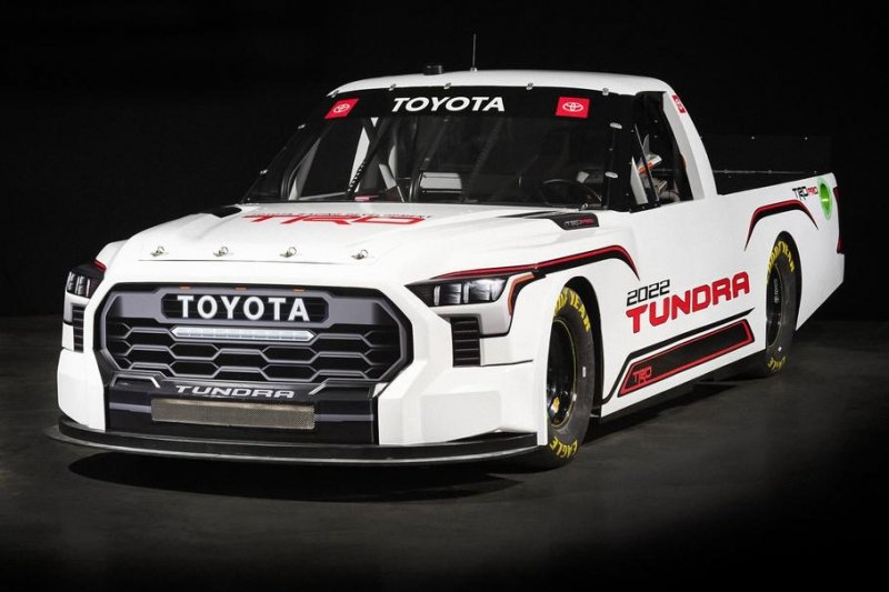 Новую Toyota Tundra превратили в гоночный болид