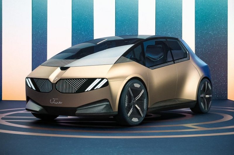 Первый Mercedes-AMG на электричестве, BMW из вторсырья и электроседан Mercedes-Benz EQE: главное за неделю