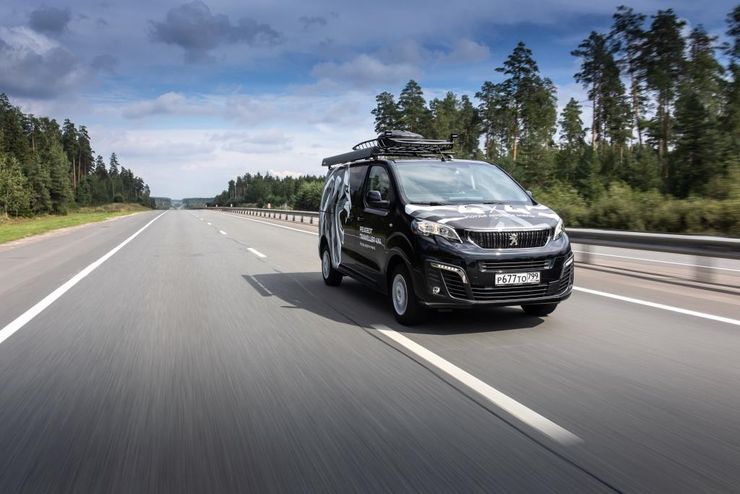 Peugeot Traveller неожиданно решил бросить вызов «Буханке»