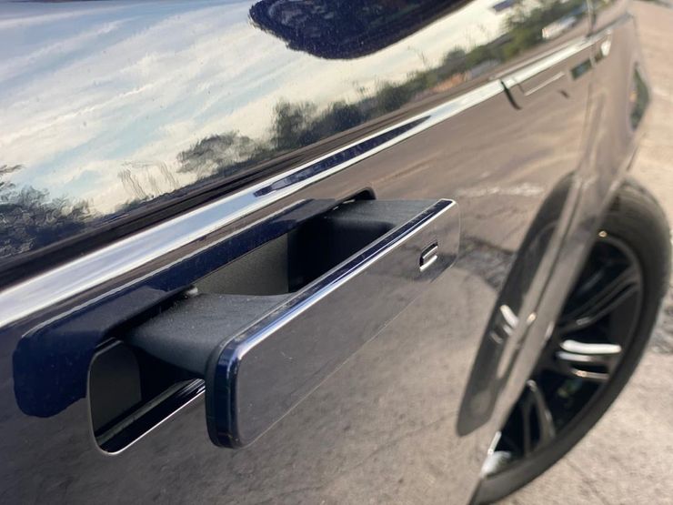 Побочные эффекты: первый тест-драйв обновленного Range Rover Velar