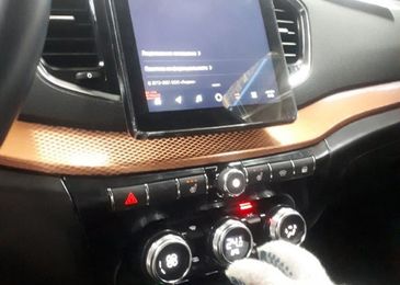 Появились первые фотографии рестайлинговой LADA Vesta без камуфляжа