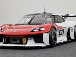 Porsche показала 1100-сильное купе Mission R