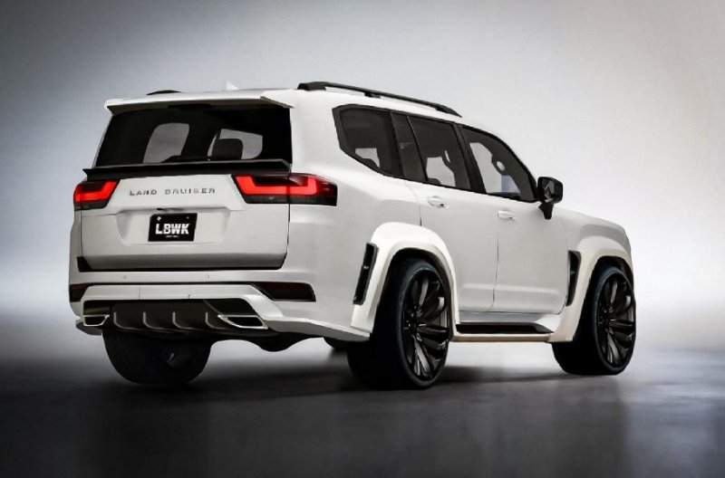 Посмотрите на Toyota Land Cruiser 300 в обвесе за миллион рублей