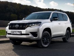 Продажи новых автомобилей в России падают второй месяц подряд