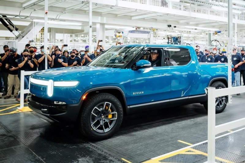 Rivian опередила Tesla и запустила сборку электрического пикапа