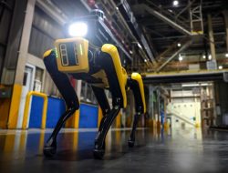 Робот Spot от Boston Dynamics начал работать на заводе Kia