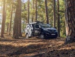 Российский Peugeot Traveller приспособили для охоты и рыбалки